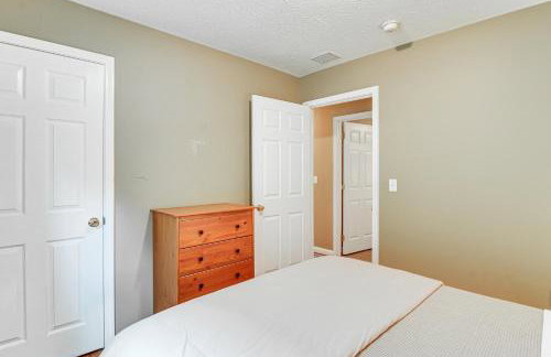 Campton Cottage with Hot Tub, Near Hiking and Climbing - Foto 16