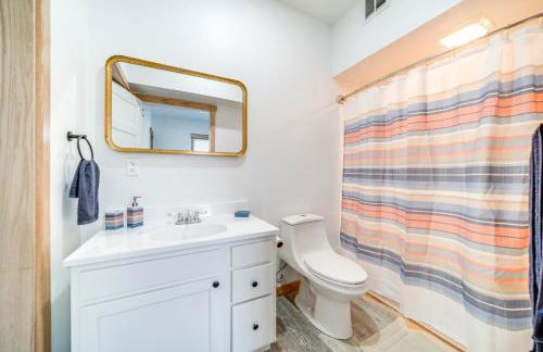 Golf Course View Centrally Located Condo in Erie - Foto 13