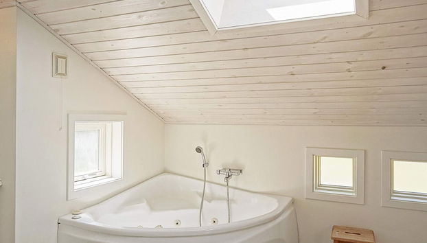 8 Person Holiday Home in Nexo - Photo 3, Spa treatment