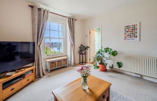 Beautiful 2 Bedroom Apartment in Redland - Simply Check In - Foto 3