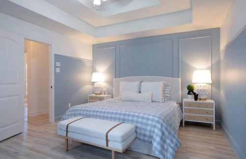 Spacious 4BR with Pool and Grill - Near Lakes and Harbor - Foto 9