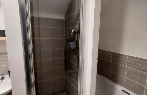 Large 2 bed flat in Bolton - Photo 19