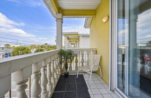 Just Beachy - 5 Bedroom Beach Front Home! Sleeps 20 Home by RedAwning - Foto 65