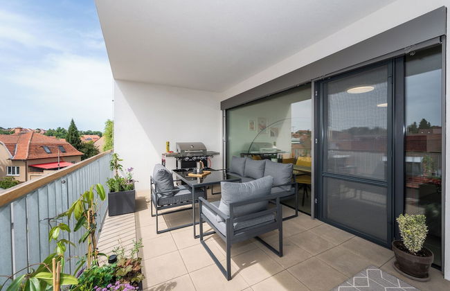 Fully equipped apartments with Terraces, Free garage parking, Netflix & AC - by Apartmány Šlapanice cz - Foto 41