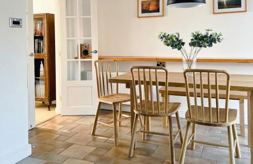 Bright & Cosy - Jacuzzi - Log Burner - King Beds - Foto 3