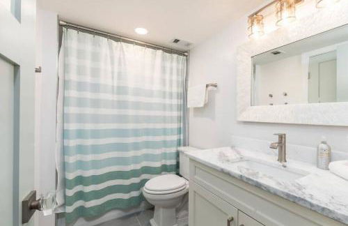 Shipwatch 418 - Luxury Oceanfront Penthouse in Isle of Palms - Foto 28