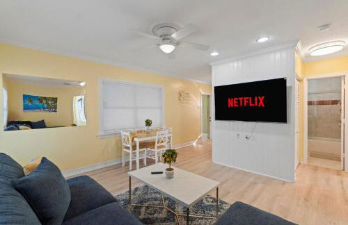 Tropical Haven Fully Remodeled Entire home Sleep 6 - Foto 18