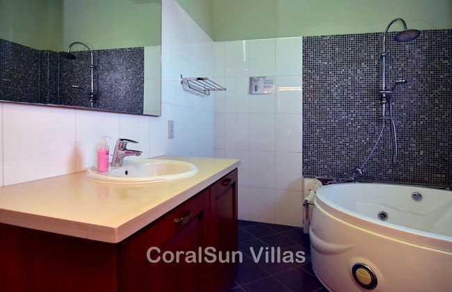 Amazing Luxury Villa, Enormous Heated Pool Jacuzzi, Gym, Games Room In Paphos, - Foto 33