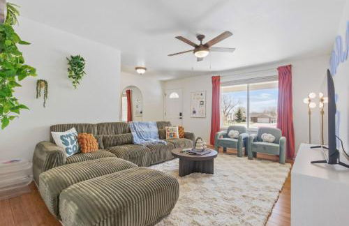 Spacious 4BD - Backyard BBQ, Fire Pit & Mini Golf - Foto 43