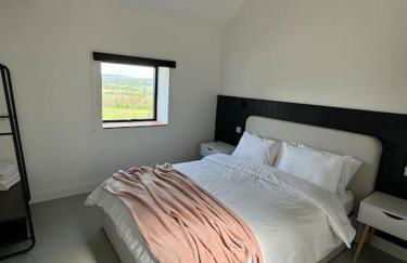 The Hayloft, Modern 4 Bed, 8 person, Barn Conversion in a Rural Location with Great Access & Hot Tub - Foto 20