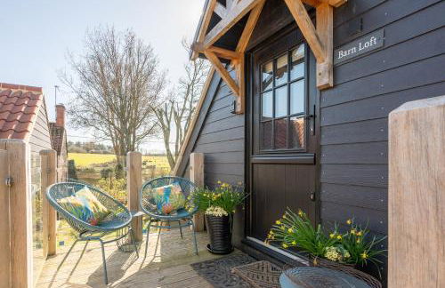 Peaceful Stylish Entire Apartment - Views, Gardens, Firepit, Balcony - Photo 35