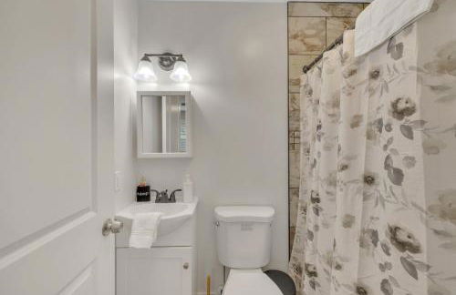 Single Story Pet Friendly Home, with Fenced Yard, Fire Pit, 5min to Downtown!! - Foto 16