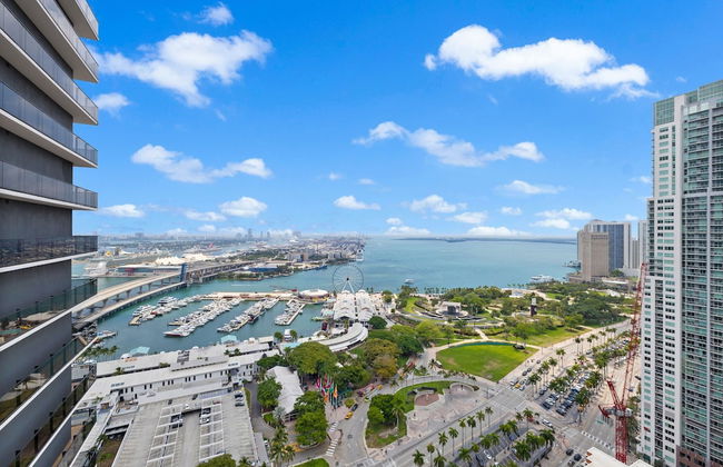 Apt with Stunning View at Downtown Miami - Photo 52