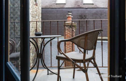 Suites Mana- Studio Art Ducal avec Terrasse sur l'arrière de la Place Ducale Parking inclus - Foto 12