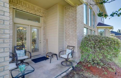 Lake-View Home with Pool Access in Legends Ranch! - Foto 32