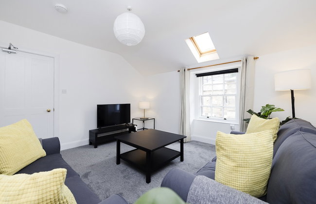 JOIVY Beautiful 2-Br Mews Home, Near Princes Street - Foto 23