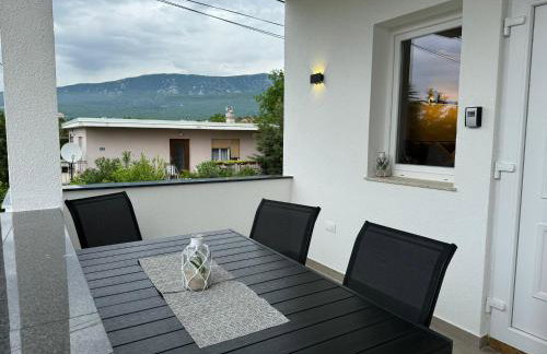 Cellinis Home Apartment - Photo 8