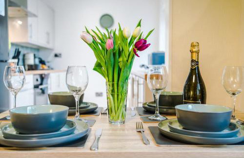 3BR Home Sleeps 6 Perfect for Short and Long Term Stays - Foto 73