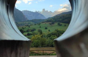 La casina de Tielve de Cabrales dentro del Parque Nacional Picos de Europa - Foto 18
