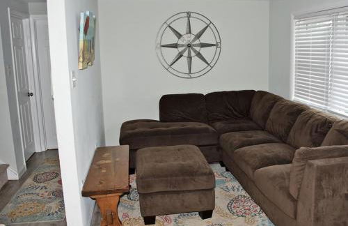 Pet Friendly, Single Family, Private Heated Pool, Hot Tub, Beach Badges And Beach Equipment, Private Fenced In Yard, Deck And Covered Patio, Granite, - Foto 3