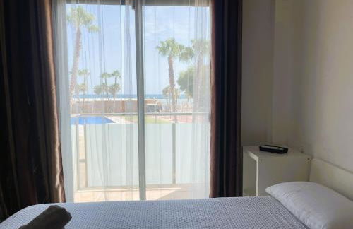 ENJOY in Beautiful flat in front of the sea and beach - Photo 21