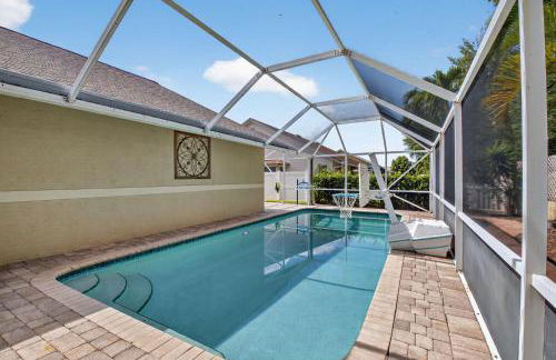 Family-Friendly Boca Gem! 4BR 3BA with Pool & Sauna - Foto 25