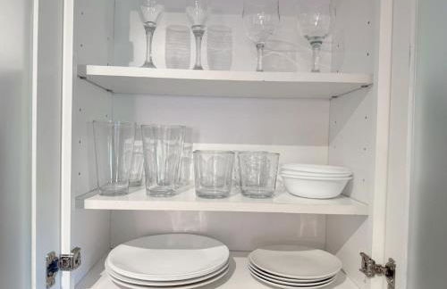 Stylish Stay Close to UM City Vibes - Photo 30