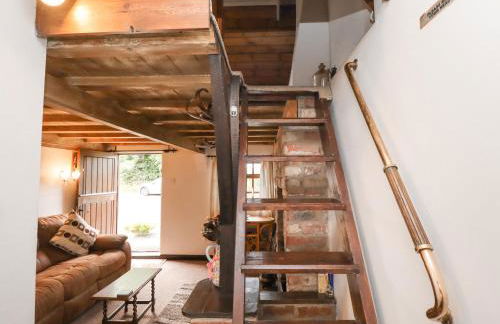 Woldsend Cottage - Photo 9