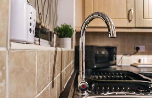 3Bedroom EnSuite SofaBed Sleeps upto 6 Contractors Families Long or Short Stay Free Parking WIFI - Foto 42