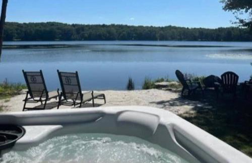 Lakeside Oasis with Kayaks, Hot Tub, & Fire Pit - Foto 6