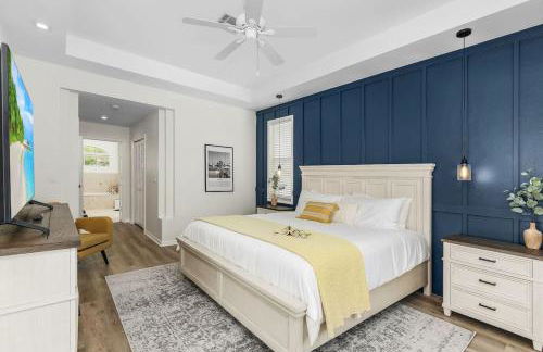 Villa Tropicana Luxury pool home. Gated community - Photo 19