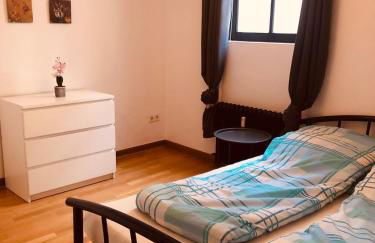 Central-Quiet-5min to tram-shopping- - Foto 4