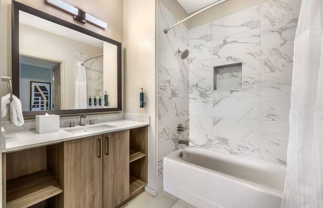 2BD resort condo with amenities and next to shopping right off the Las Vegas Strip - Foto 31