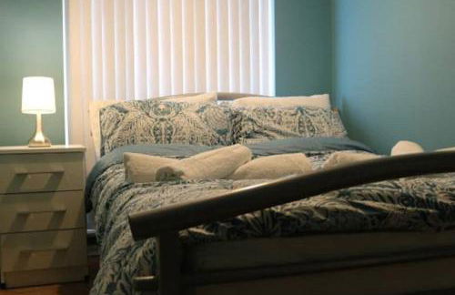 LARGE 12 Guests 5 Bedroom House in Birmingham City Centre - Foto 8