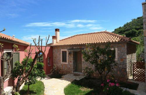 Dio Escapes Houses - Photo 68