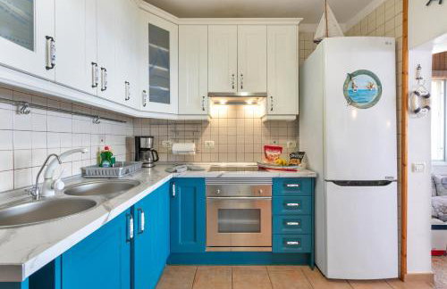 Seaside House With Heated Pool - Photo 9