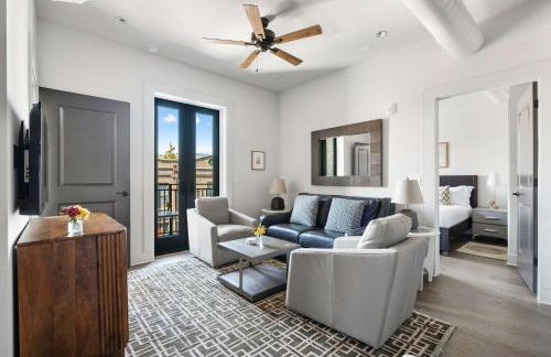 Fire Tower Luxe 2BR KingSuites & Private Balcony - Foto 2