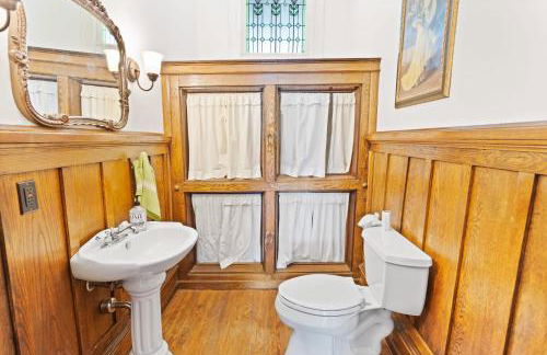 Grand Historic 8BR 6 5BA Mansion Waterfront Decks - Foto 16