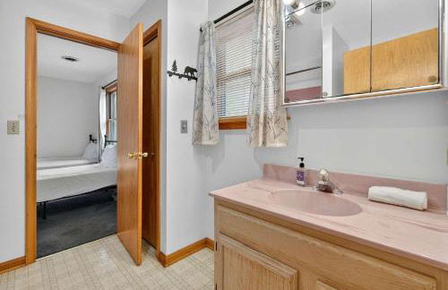 Huge Cabin w Hot Tub, Deck, Grill, Fire Pit, WiFi - Foto 40