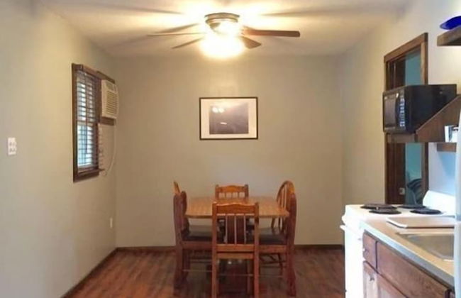 Calm Waters Cabin Resort - Photo 21