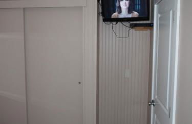 The Cute & Cozy - Lower Apt - Great Location! - Photo 32