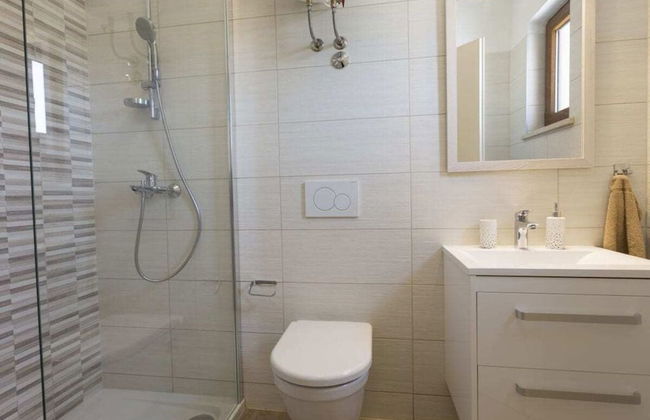 Nina With a Heated Pool - Foto 10