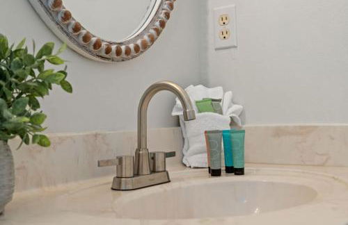 Steps Away-Game Room-Comm Pool-Golf Cart Deals - Foto 37