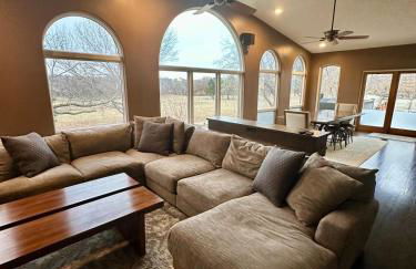 Spacious 4-bed family home with park views - Foto 8