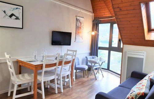 Charmant T2 Sud avec Bow-Window, TV, Kitchenette Équipée, Muscu, Sauna, Jacuzzi—Proche St-Lary Soulan - FR-1-457-284 - Foto 4