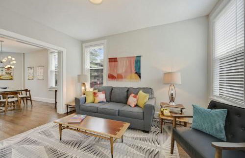 Mid-Century Townhome Steps from Restaurants #DCottage - Foto 2