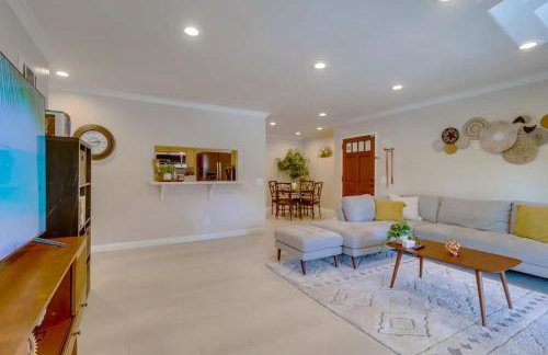 Entire Private Home with 3 Bedrooms 2 Bathrooms, Family Home Free Pool, Tub and Parking, Available Now - Foto 29