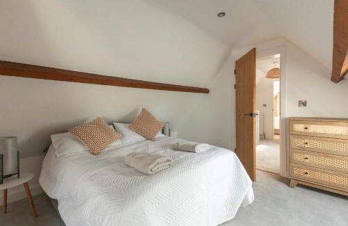 Stunning 5-bed Barn Conversion in Newark-on-Trent by Renzo, Beautiful Surroundings, Sleeps 10! - Foto 26