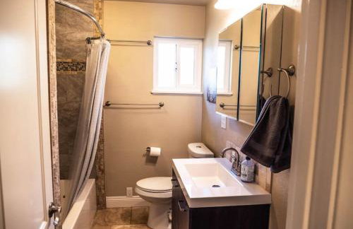 Pool! Quite, Private, remodeled home on the hill - Foto 10