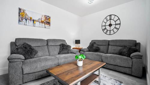 5 bedroom house Solihull 10 mins drive from BHX & NEC Private off road parking - Foto 3